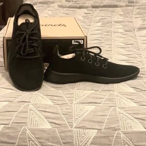 Men's allbirds Tree Runners, Jet Black, size 8